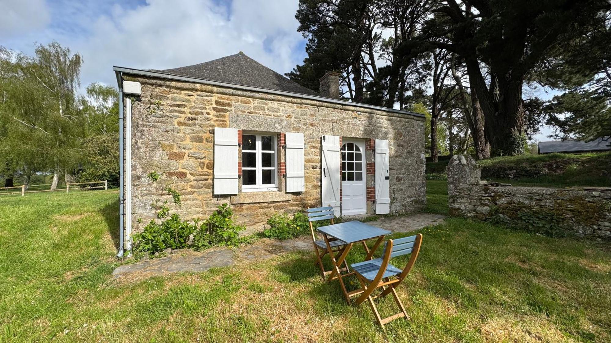 Gite De Couple Cosy Avec Vue Sur Chateau Tremohar - Golfe Du Morbihan, 20 Min De Vannes Berric المظهر الخارجي الصورة